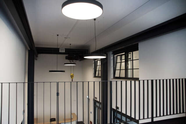 Kundenzentrale Stadtwerke Zittau - Galerie im Innenraum der Kundenzentrale