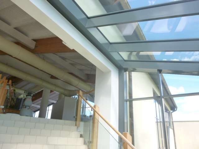 TRIXI-Allwetterbad - erneuerte Glasfassade